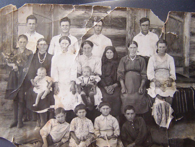 У кого дома есть подобное фото? Может ты мне родня?