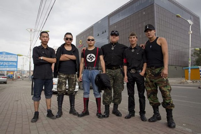 Давайте не будем наивными! Фашизм никуда не делся!