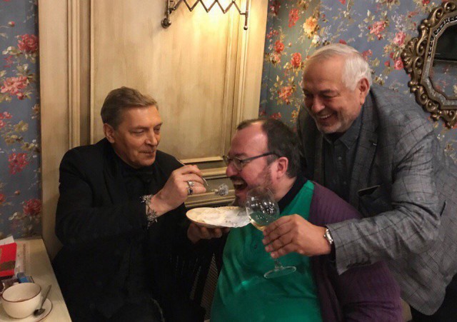 В день рождения Путина в Петербурге растянули баннер «Долгих лет тюрьмы». 4 задержаны