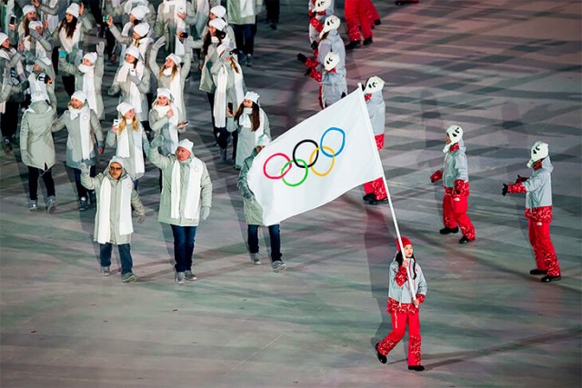 Коммунисты предложили изменить российский флаг