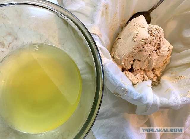 Быстро-вкусно: пирог на сметане с персиками