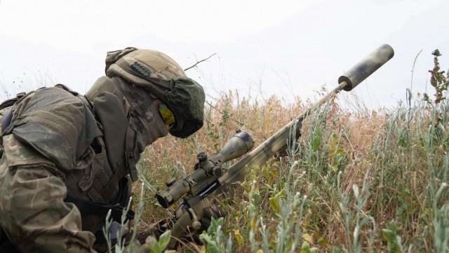 Российский снайпер одним выстрелом ликвидировал двоих наемников на Украине