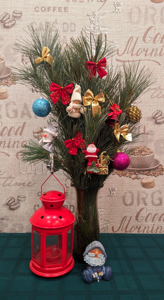 Ёлочка вам нравится?