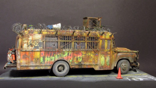 Школьный автобус для зомби-апокалипсиса