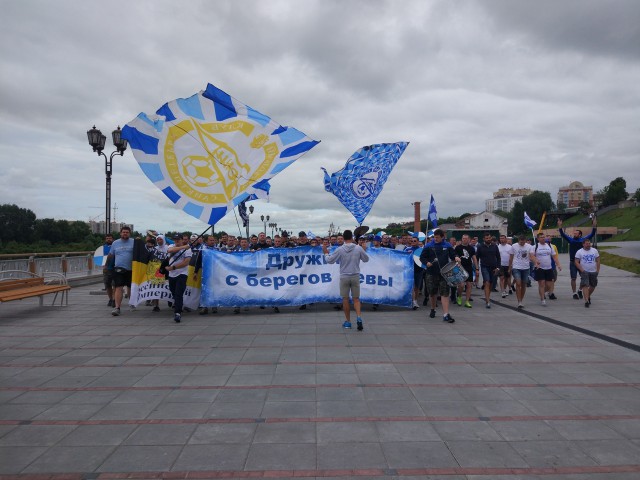 Диалоги о футболе, спорте, хобби.