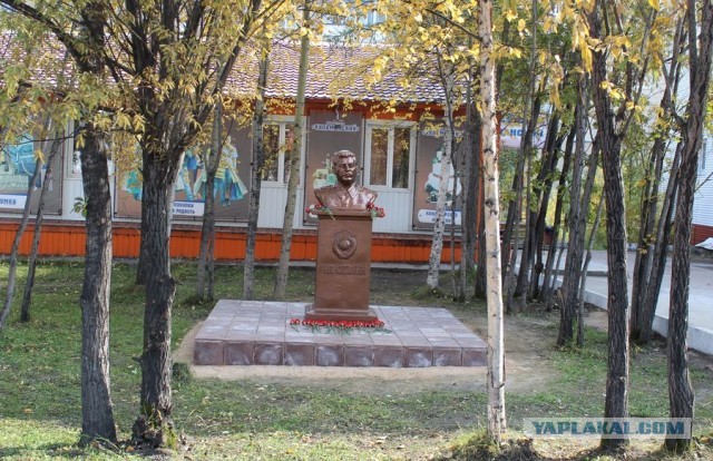 Не забывают. В Якутии установили ещё один памятник Сталину.