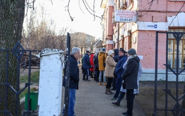 Вместо праздника — в очереди: новая справка для водителей создаст новогодний ажиотаж в медцентрах