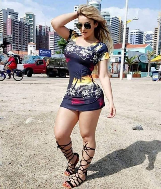 Погода жарче, платья короче