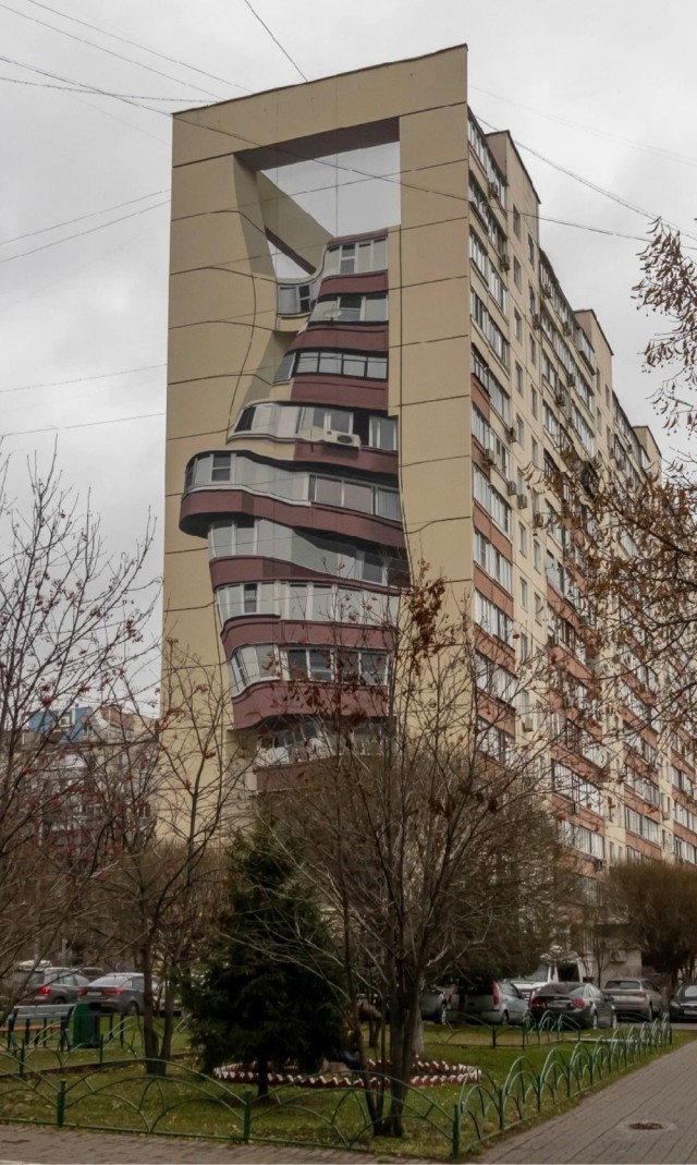 Неожиданно: Джулиан Ассанж - на улице Новой в подмосковном Железнодорожном.