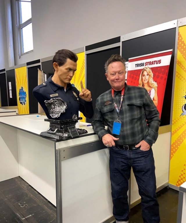 64-летний Роберт Патрик и бюст Т-1000 на прошедшем Comic-Con в Германии