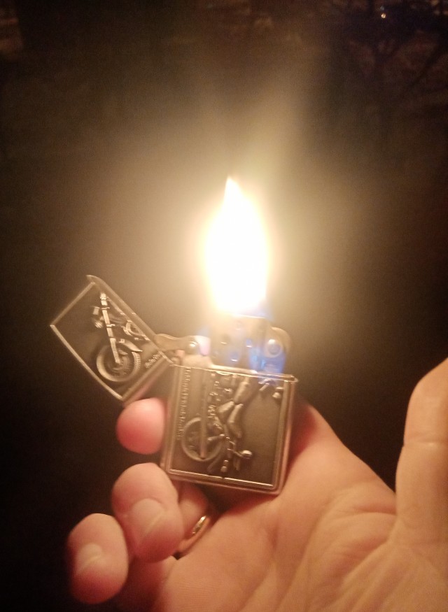 Кто-нибудь находил зажигалку, которую можно заправить этими переходниками?