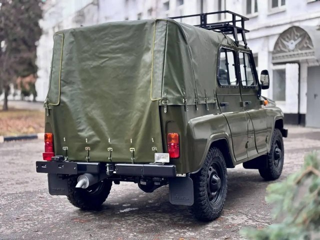УАЗ Хантер получил новую модификацию—это спецавтомобиль для эвакуационных операций