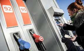 В «Газпромнефти» объяснили подорожание бензина