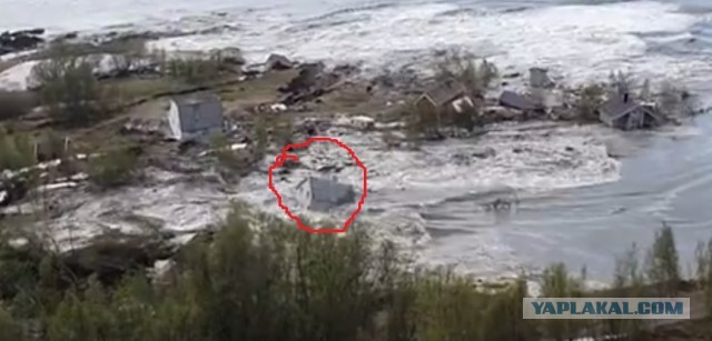 На севере Норвегии часть посёлка Альта утонула в море из-за оползня