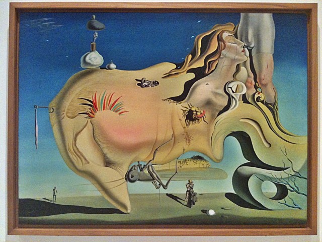 Нафиг он её вообще приглашал?))