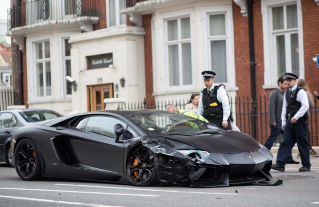 Встретились однажды Mazda и Lambo