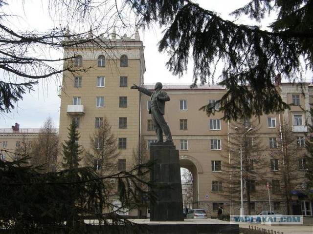 Памятники Ленину