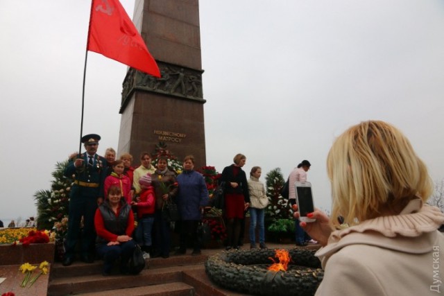 Одесса: на Аллее Славы произошла потасовка из-за георгиевской ленточки