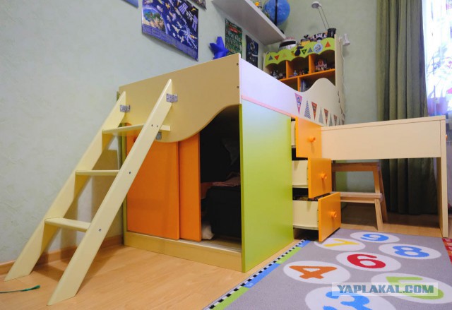 Детский спальный комплекс со столом