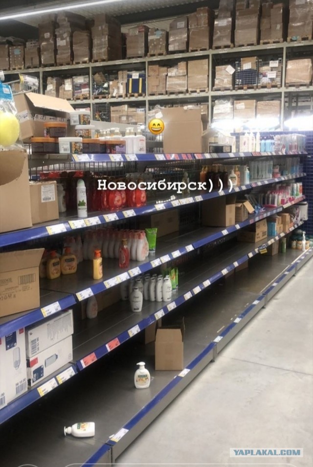 Как выглядят магазины Европы на фоне пандемии коронавируса. Фоторепортаж