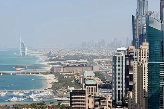 ОАЭ приостановили безвизовый режим для граждан Украины