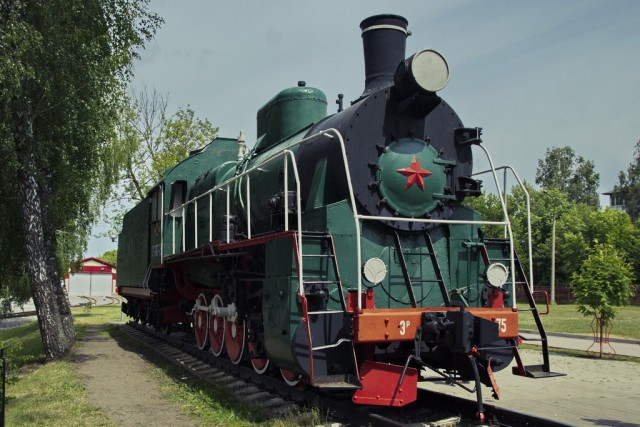 Памятник паровозу