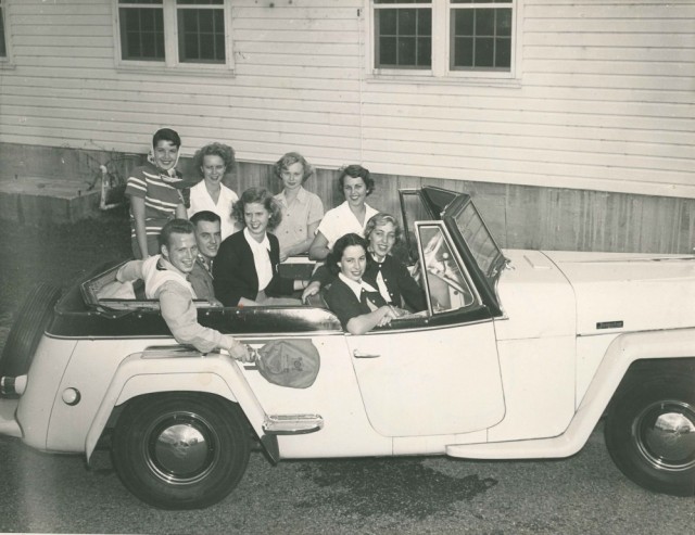 1948 Willys Jeepster. Автопятница №39.