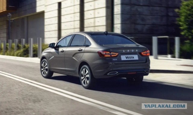 «Без допов никак». Почему Lada Vesta не купить по официальным ценам