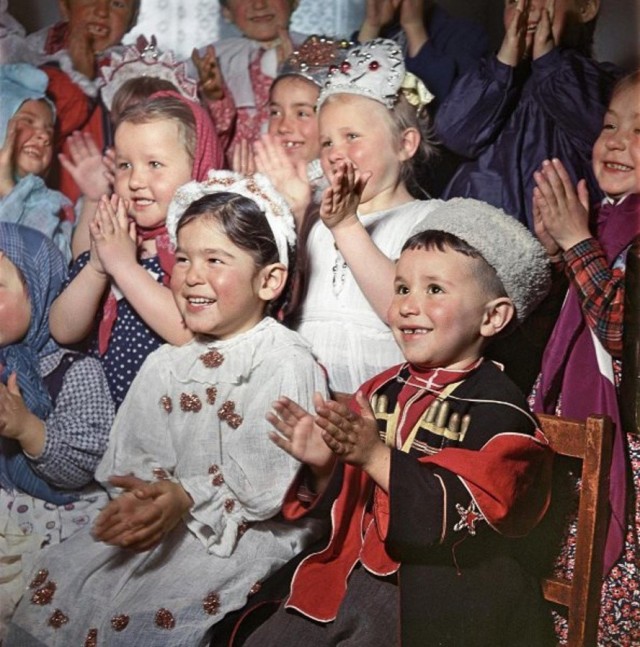 Фотографии из прошлого нашей страны в цвете -100