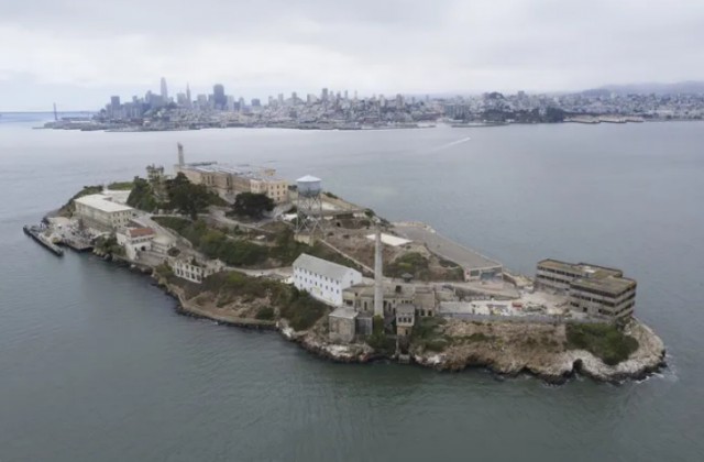 Алькатрас. Здесь сидели Аль Капоне, человек-птица и советский шпион