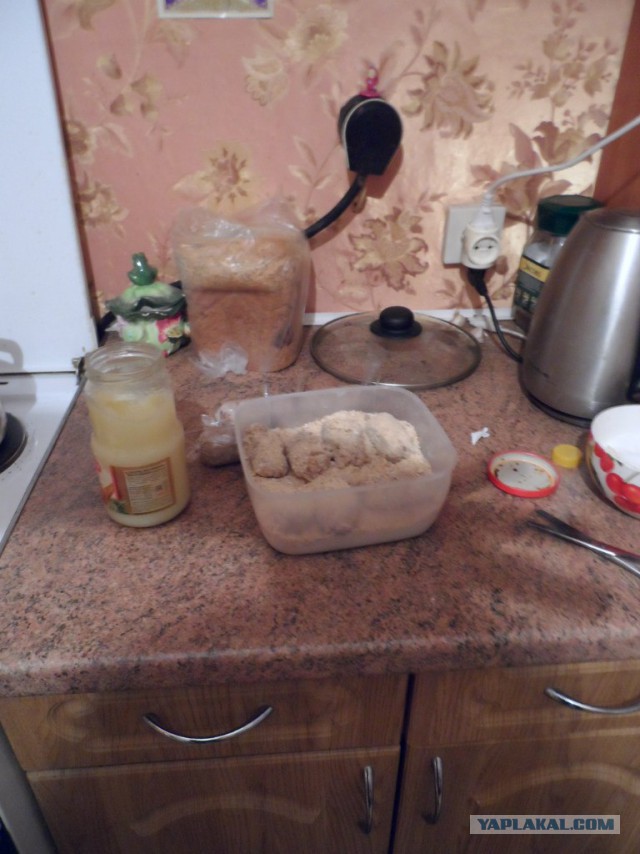 Куриные колбаски с гречей и котлетки