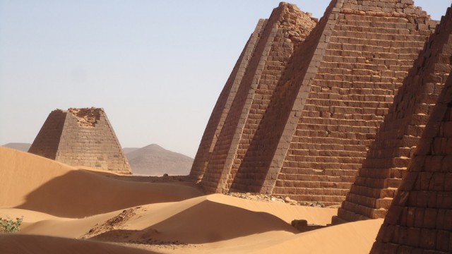 Пирамиды. 15 стран, где они были замечены