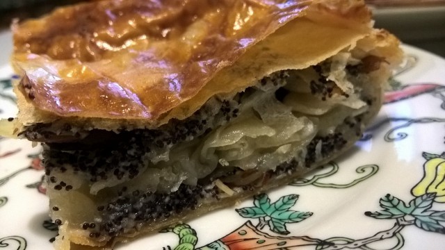 Бурек с белым овечьим сыром и травами. /// кулинария.