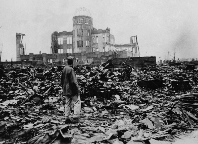 Хиросима до и после атомной бомбардировки, 1945 год.