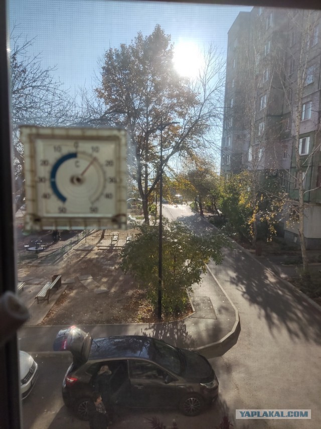За окном