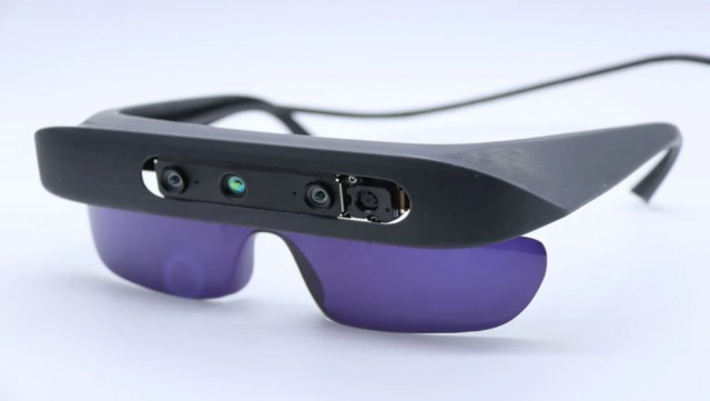 ​В Китае разработали очки с искусственным интеллектом для людей с ослабленным зрением