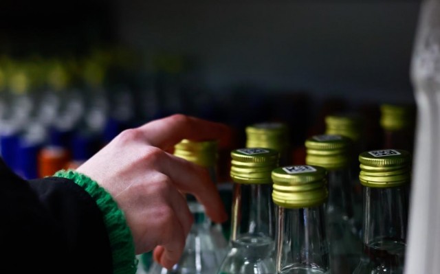 Глава Росалкогольтабакконтроля рассказал об онлайн-торговле спиртным, импорте вина и запрете вейпов