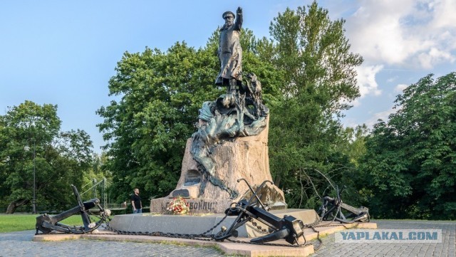 БРОНЕНОСЕЦ «ПЕТРОПАВЛОВСК»