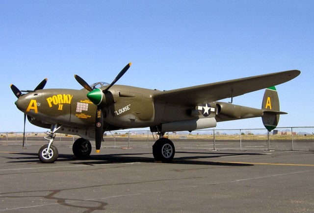 Многоцелевой истребитель P-38 «Lightning»