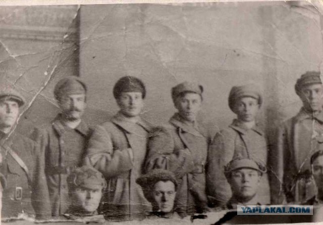 Но от тайги до британских морей Красная армия всех сильней!