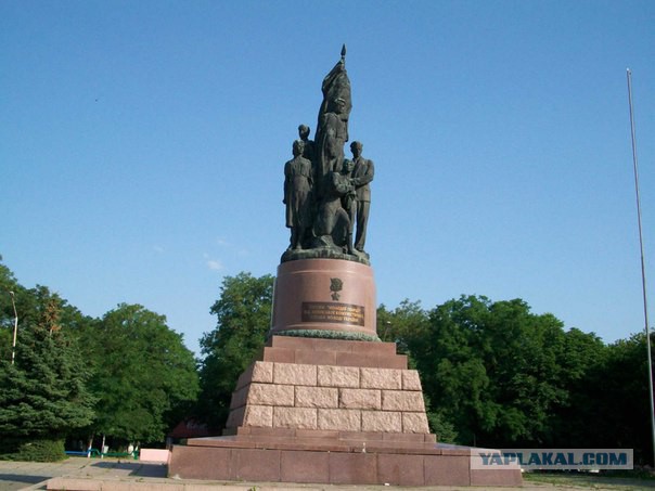 75 лет назад в Краснодоне немецкие оккупанты казнили партизан из подпольной организации "Молодая гвардия"