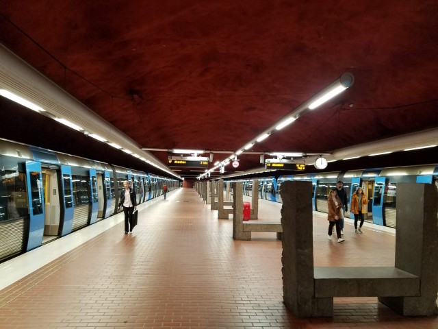 Правдивые заметки сотрудников петербургского метро, которое является одним из самых глубоких в мире