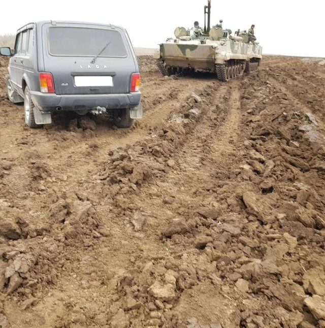 Под Волгоградом фермер судится с военными из-за того, что они ездят на танках по его полям