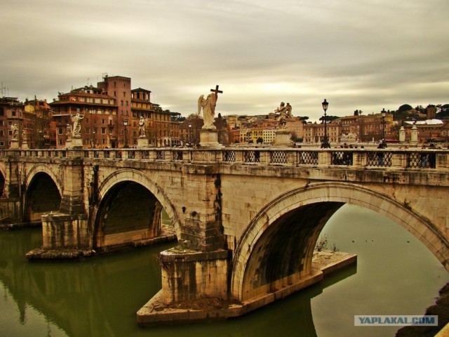 И целого мира мало!