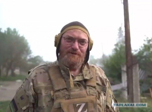 «Где еще можно познакомиться, как не в таком месте?» — житель Белгорода, прячась от украинского обстрела, встретил в укрытии депутата Госдумы Петра Толстого, приехавшего в город с рабочим визитом