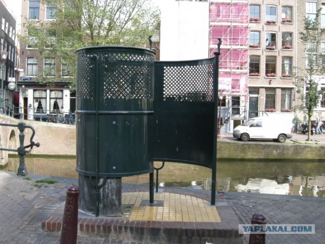 Размышления у параднага подъезда