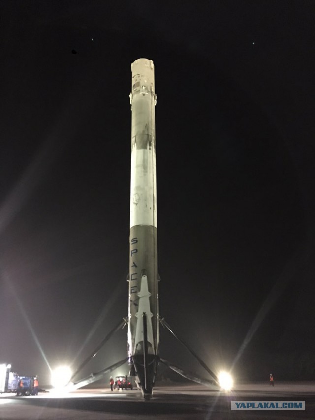 Falcon успешно приземлился