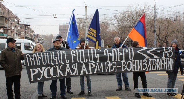 Россия должна помочь!
