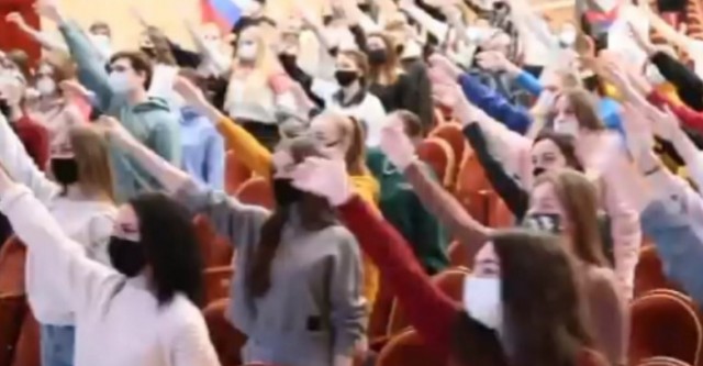 Студентов в Москве и Белгороде обманом привлекли к записи роликов в поддержку Путина