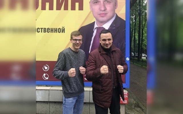 Как живет очкарик Рябухин, давший отпор армянам